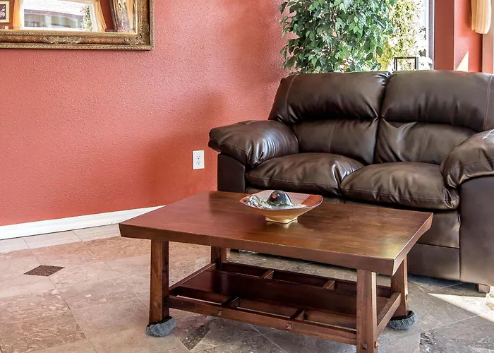 Motel: Rodeway Inn Medford South I-5